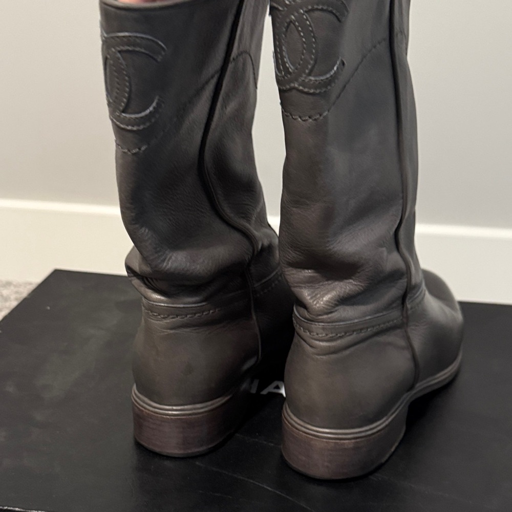 CHANEL Grey Leather Heeled Boots